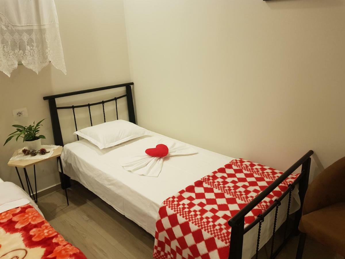 Përmet Dimitri Guest House מראה חיצוני תמונה